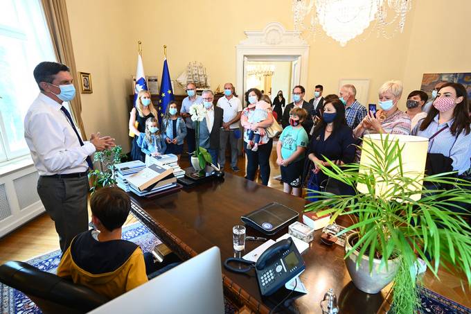 V Predsedniški palači dan odprtih vrat ob državnem prazniku združitve prekmurskih Slovencev z matičnim narodom